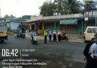Guna Memberi Kelancaran Pengguna Jalan Sekaligus Bantu Pelajar Menyebrang Jalan, Anggota Polsek Karangnunggal Melaksanakan Pengaturan Lalu Lintas