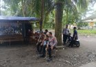AIPDA ARI ARYANDI MELAKSANAKAN GIAT SILATURAHMI KAMTIBMAS DENGAN WARGA MASYARAKAT DESA SUKAHURIP