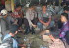 Polsek Cibalong, anggota Polsek Cibalong Aiptu Cucu Supriadi melaksanakan kegiatan Patroli dialogis di permukiman warga Desa Cibalong