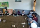 Menjaga Kamtibmas di wilayah Desa Binaan, Aipda Syihabulmillah, S.Pd. Laksanakan Sambang ke Kp Babakan Mindi. Desa Cikadongdong