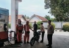 Anggota Piket Polsek Cipatujah Laksanakan Patroli Dialogis ke SPBU Cipatujah